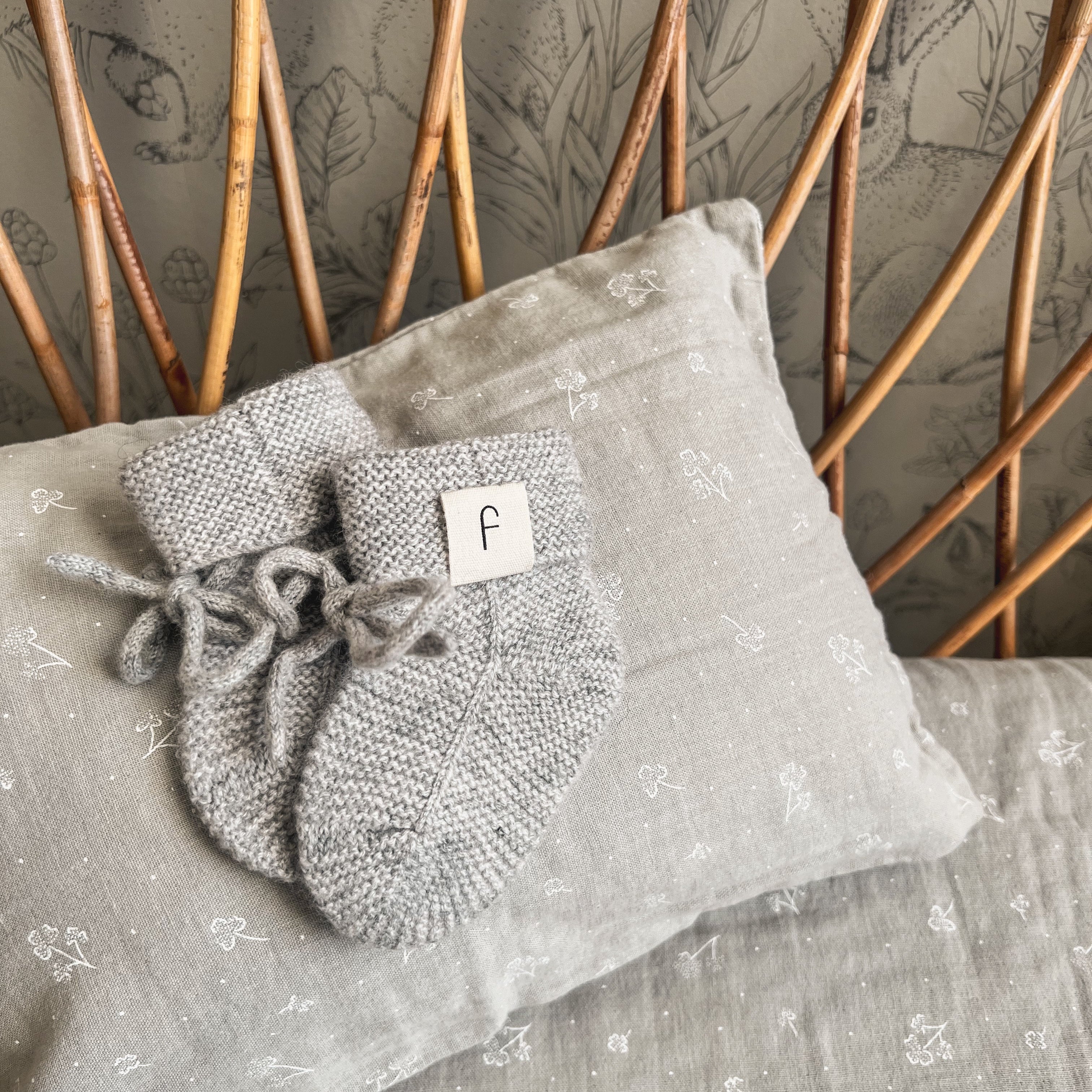 The heritage cashmere bootie Grey