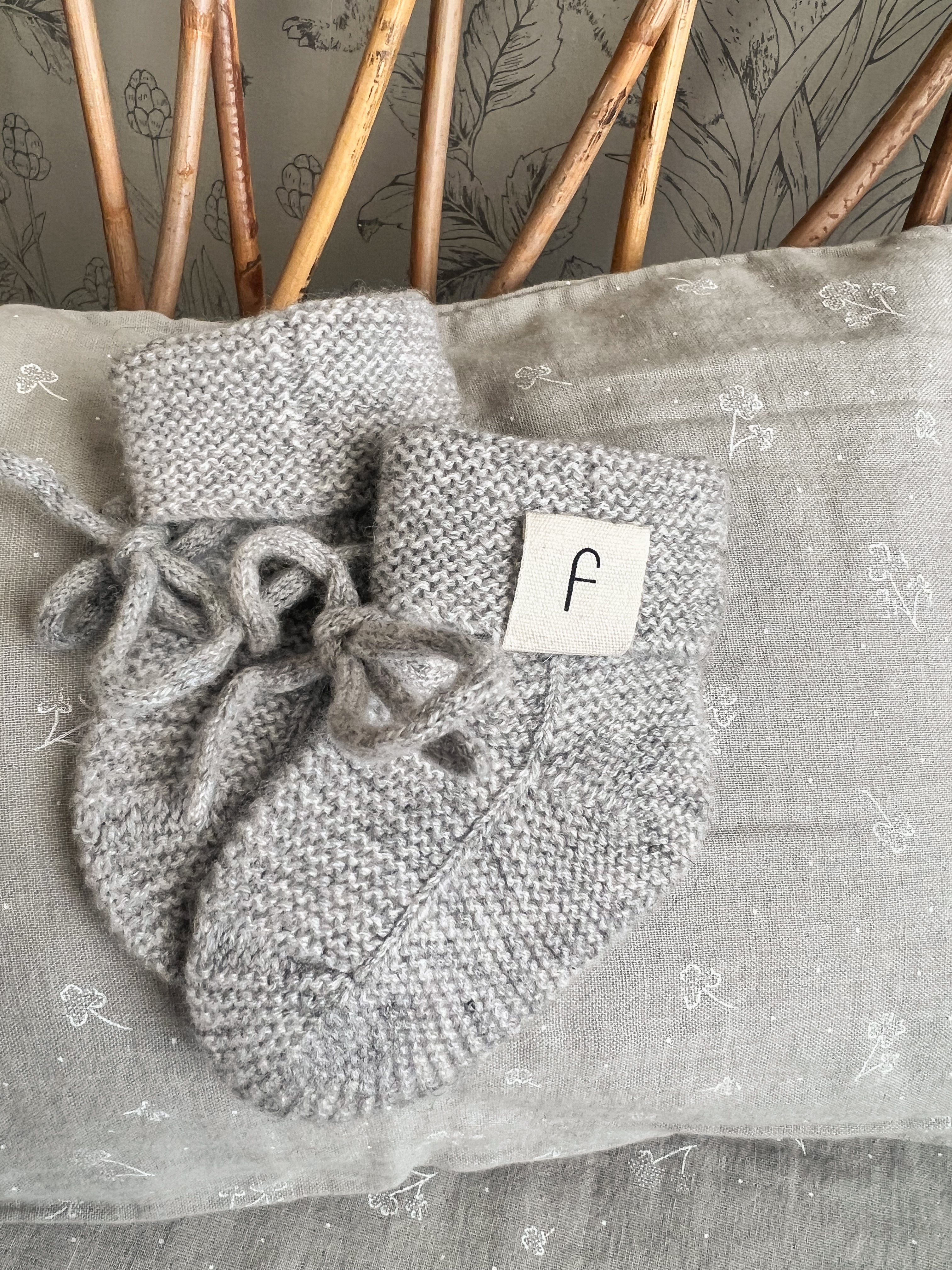 The heritage cashmere bootie Grey