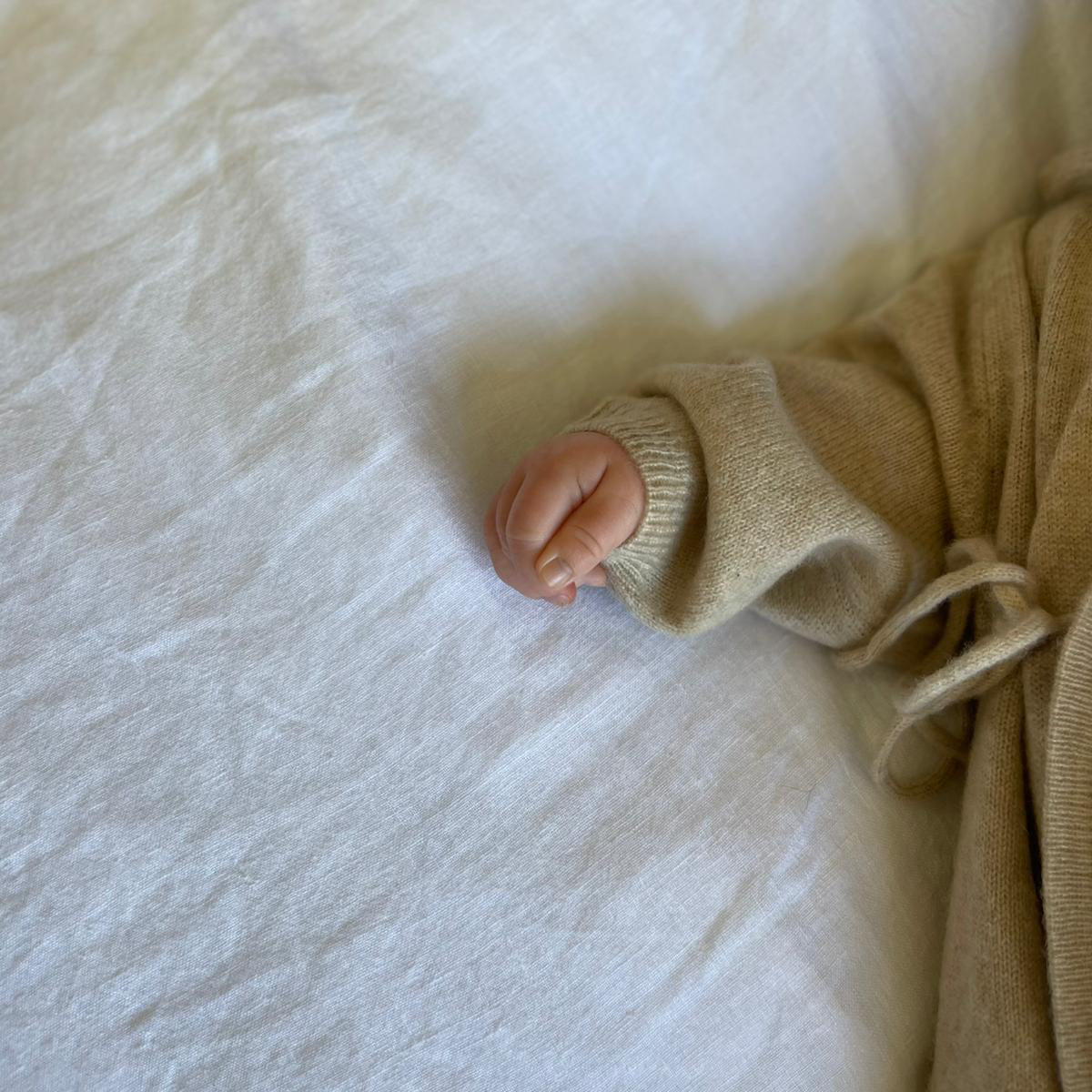 Baby Girls and Boys fine knit All-in one Romper. It is knitted in a super-soft and lightweight cashmere with a tie to the side. Designer baby cashmere babgrow sleepsuit. Baby shower gift. Gift box. Eco friendly baby clothes unisex