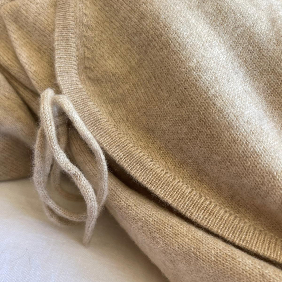 Baby Girls and Boys fine knit All-in one Romper. It is knitted in a super-soft and lightweight cashmere with a tie to the side. Designer baby cashmere babgrow sleepsuit. Baby shower gift. Gift box. Eco friendly baby clothes unisex