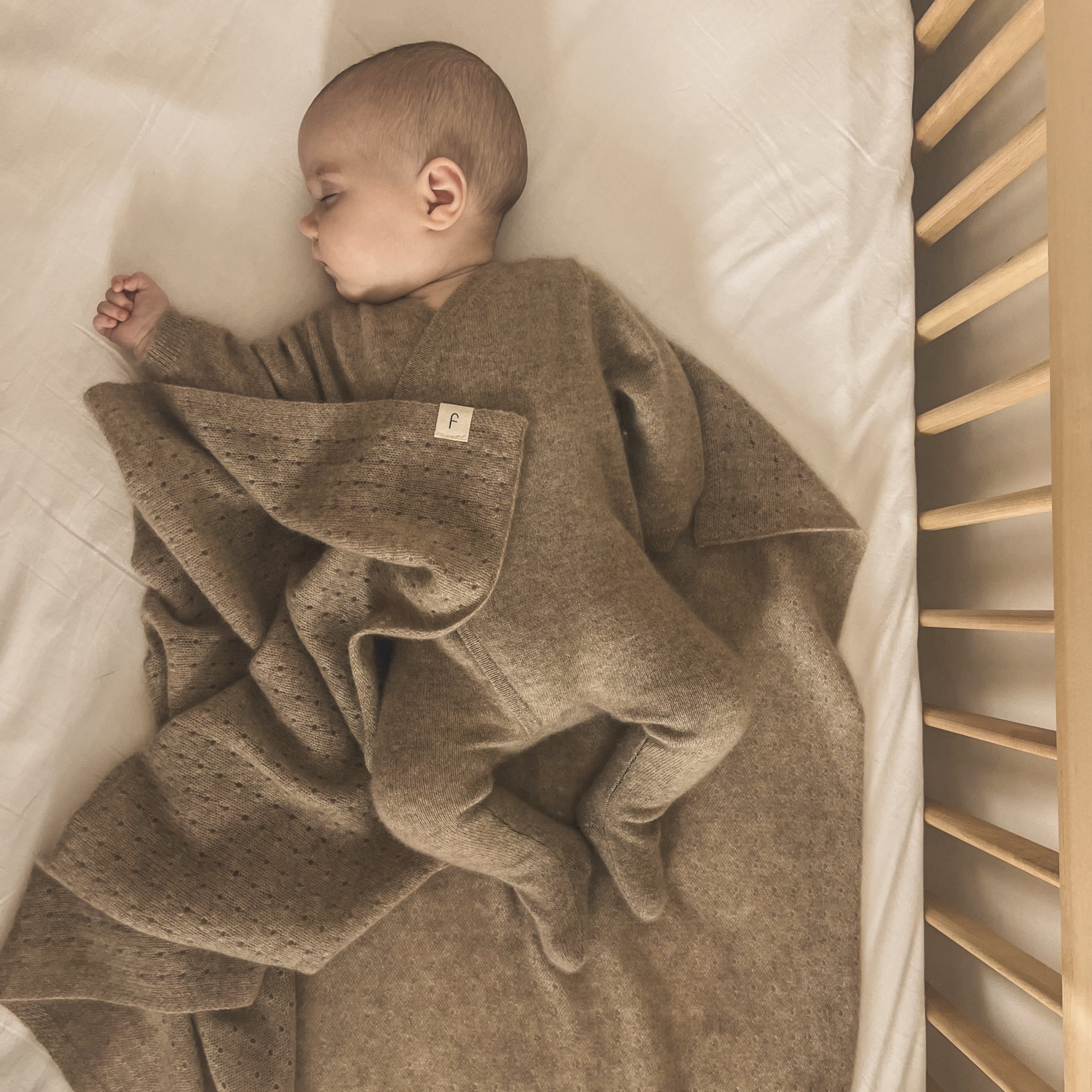 Cashmere Pointelle Blanket Oatmeal