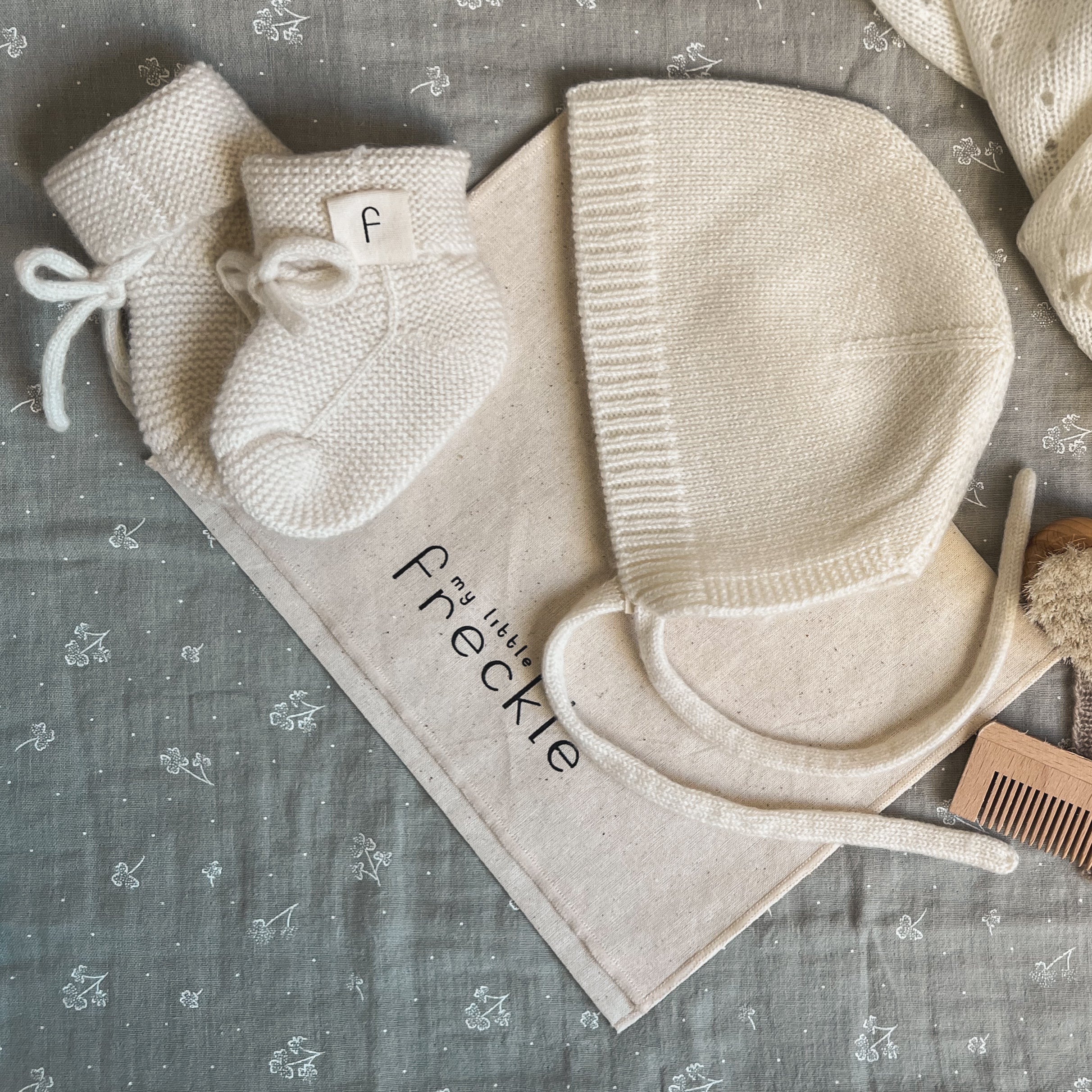 Cashmere Bonnet Ivory