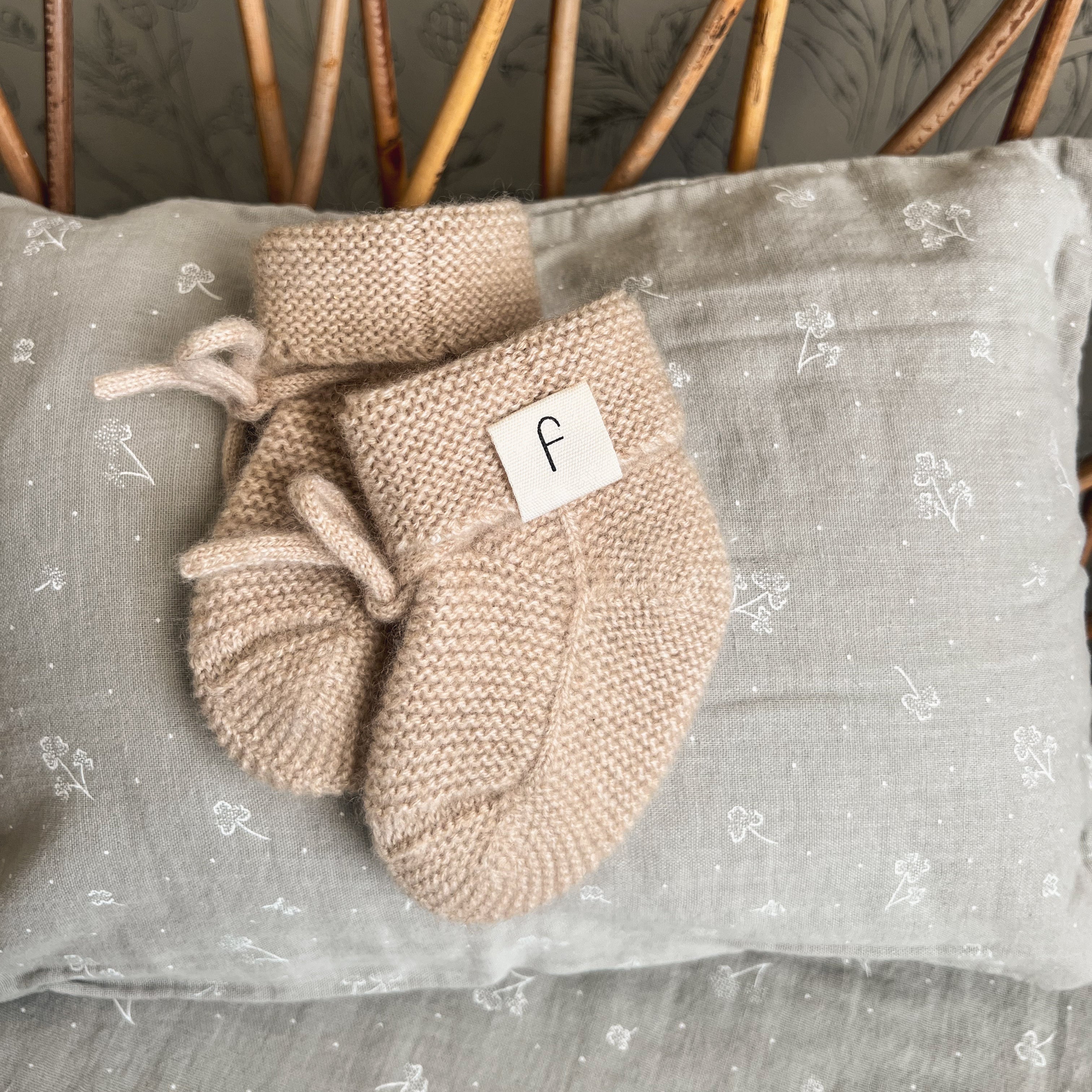 The Heritage cashmere bootie Caramel