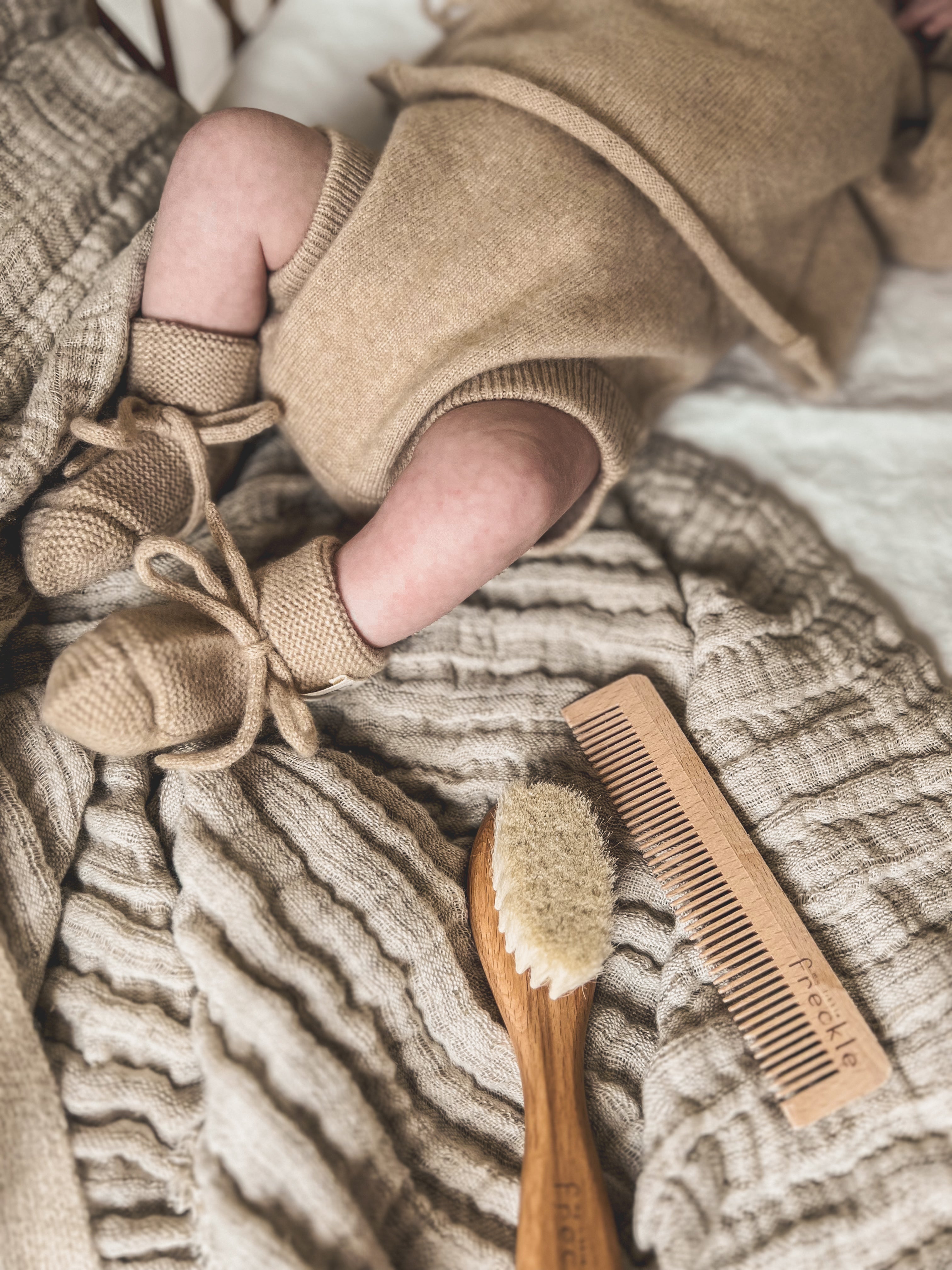 The Heritage cashmere bootie Caramel