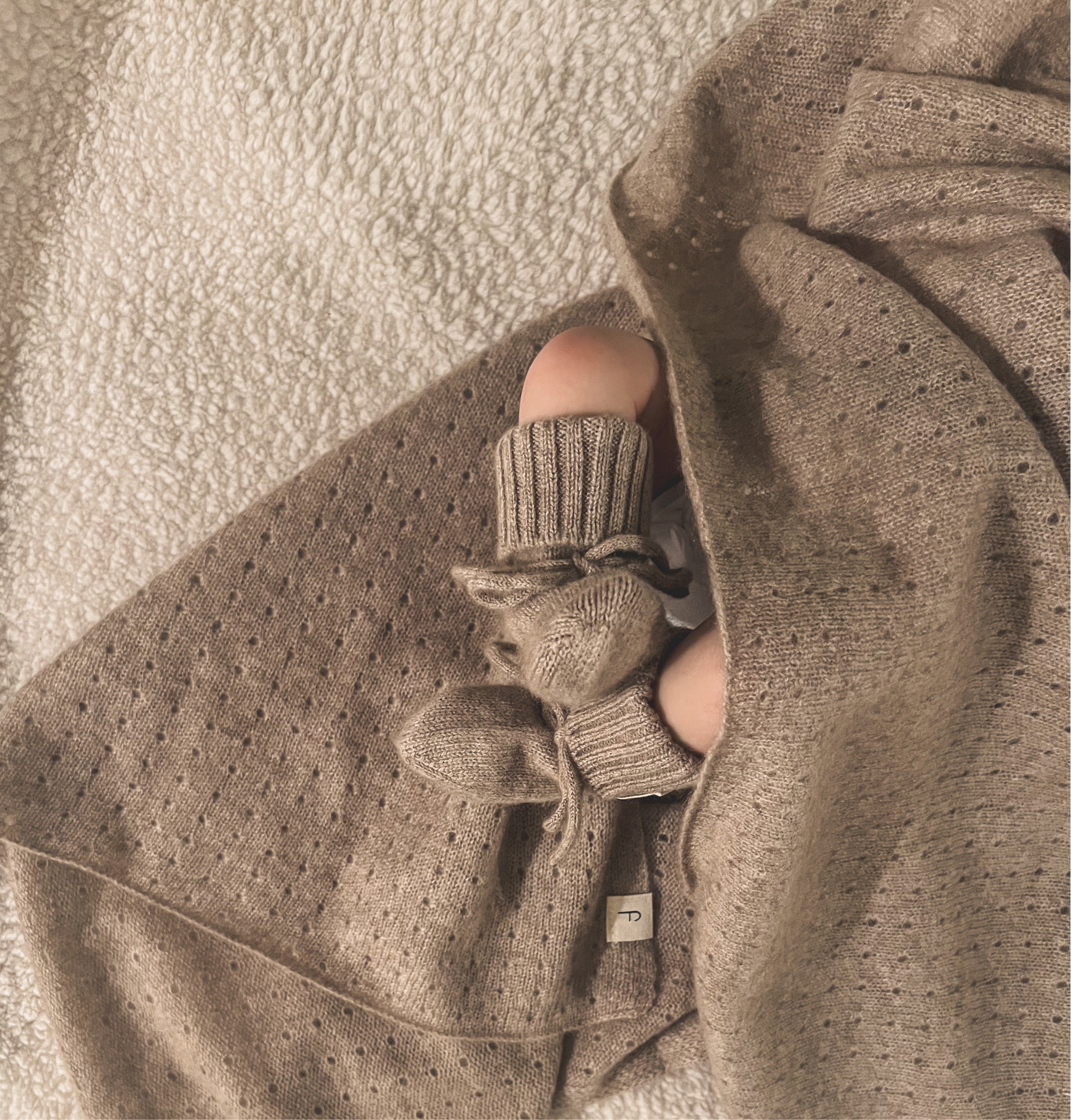The classic cashmere bootie Oatmeal